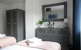Ludlow Drive 3 Bed Contractor Family Town House In Melton Mowbray